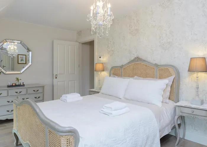 Shrubbery Mews Luxury *